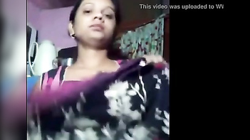 Indian Aunty Showing Large Boobs To Lover