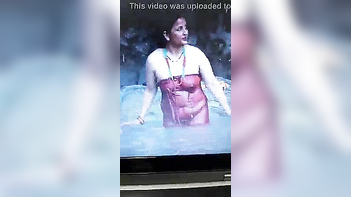 Towel Of Sexy Aunty Becomes Transparent Whilst Bathing In River