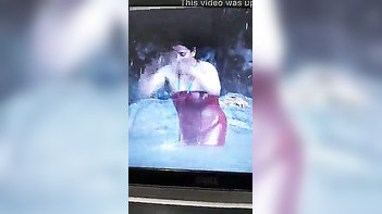 Towel Of Sexy Aunty Becomes Transparent Whilst Bathing In River