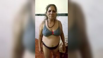 Indian aunty sex episode of a matured spinster