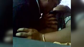 Older aunty saree sex with servant