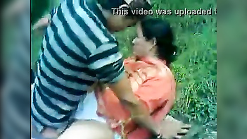 Kashmiri aunty outdoor sex clip