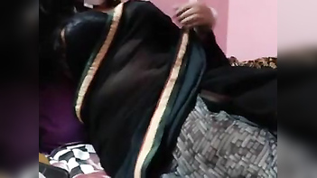Big boobs porn movie scene mature saree aunty exposed