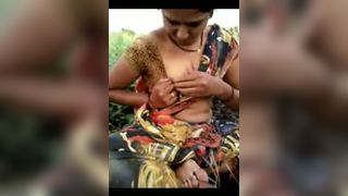Outdoor Indiansex village aunty fucked by paramour