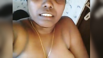 Mallu big beautiful woman aunty selfie mms  Displaying undressed body in bathroom