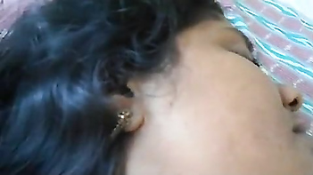 Tamil aunty saree sex clip revealing topless body