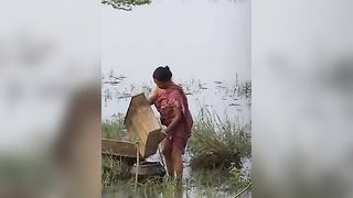Aunty blouseless outdoor and showing boobs