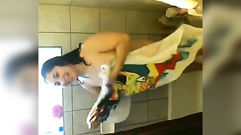 Gujarati middle age aunty caught by servant during shower