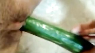 Hyderabadi Muslim aunty masturbates herself to orgasm!