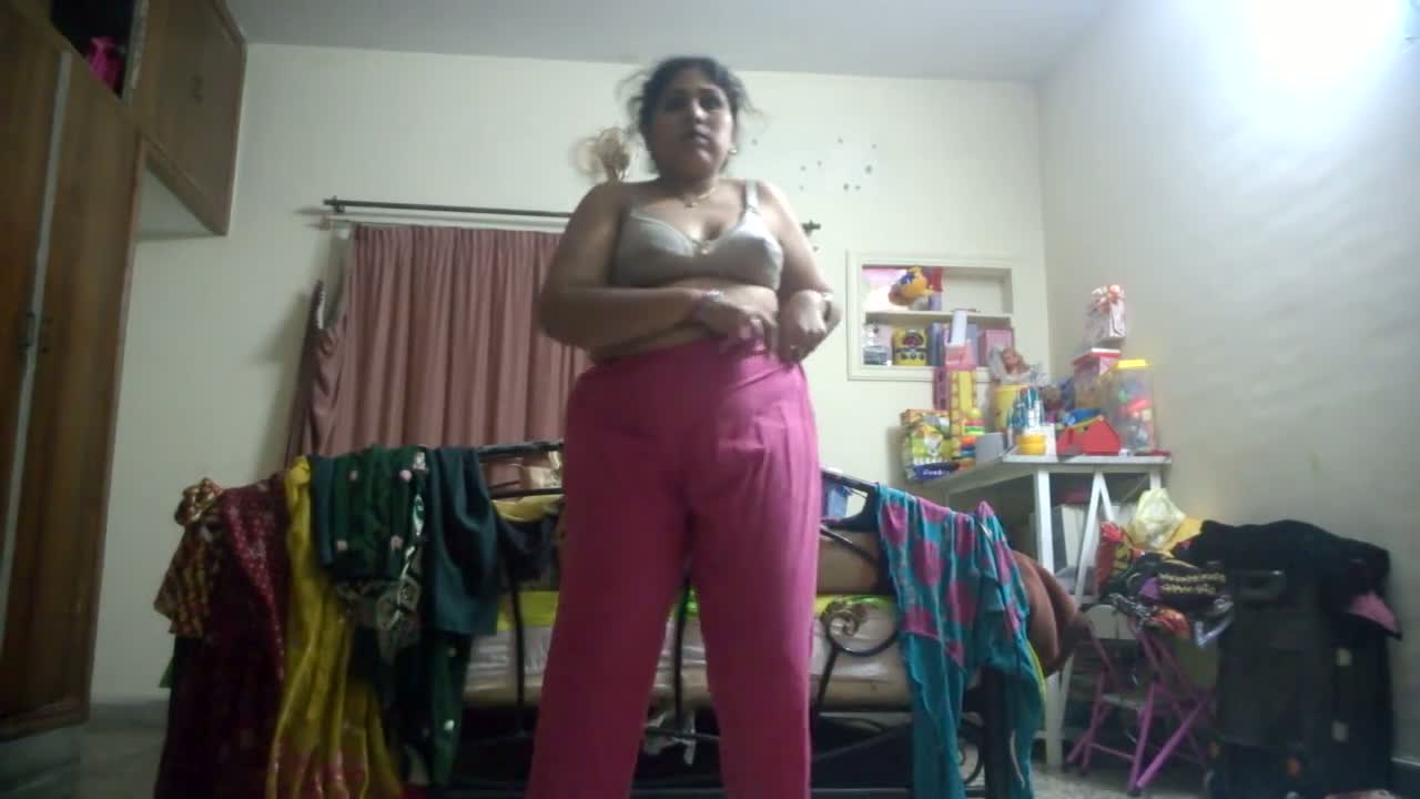 Older Desi Aunty Dress Change Trickled MMS | DesiSex.xxx