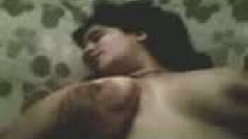 Aunty flies in raunchy heaven with lovers fuck