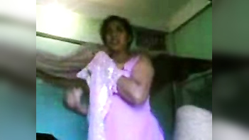 Bangladeshi village bhabhi engulfing her paramours dick on web camera