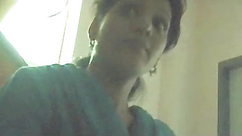 Desi aunty nude fucking session recorded on web camera