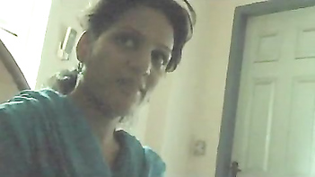 Desi aunty nude fucking session recorded on web camera