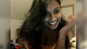 Tamil large boobs aunty webcam bare dance excitement
