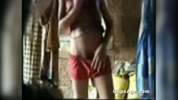 Desi lady dress change free porn MMS clip