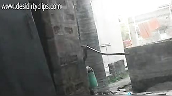 Desi village aunty bathing outdoor indian porn tube