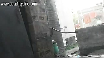 Desi village aunty bathing outdoor indian porn tube