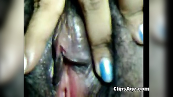 Exploring wet wet cunt on free porn tube