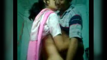 Bengali College Girl Caught on Sexy MMS Having Sex With BF in Class!