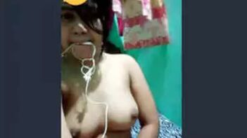Experience the Heat of Desi Sex: Beautiful Horny Girl Fingering With Audio Update