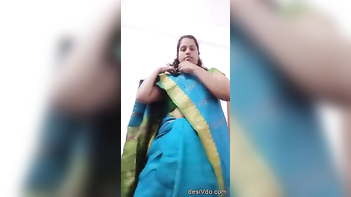 Mallu Bhabi Saree Strip: Hot Desi Sex Showing!