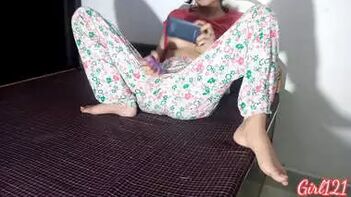 Shocking Video: Indian Desi Real Sister Caught Masturbating!