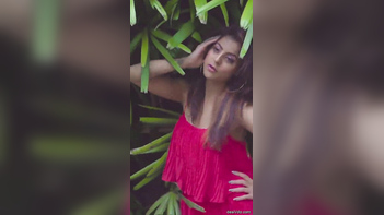 Desi Hottie Seeking Outdoor Fun: Ready to Lick Dick in the Park!