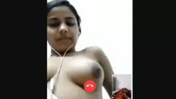 College Girl With Firm Boobs Offers Desi Sex Video Call