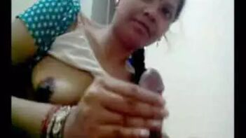 Kaveri Bhabhi's Steamy Homemade Desi Sex Session With Her Hubby!