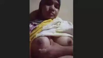 Desi Married Bhabi Unleashing Her Wild Side: Boobs and Pussy Revealed!