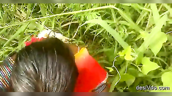 Experience the Exotic Desi Sex: Outdoor Boob Show of Indian Village Bhabhi