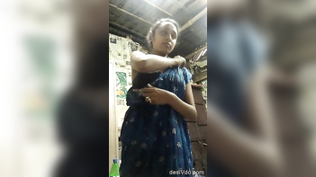 Desi Beauty Flaunts Her Big Round Boobs in Sexy Show