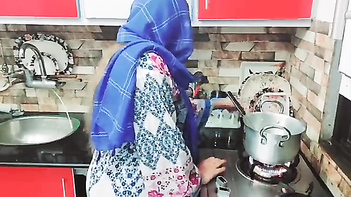 XXX Desi Aunty Forcibly Fucked in Kitchen by Nephew - Uncle Away, Dirty Talking in Clear Hindi Audio