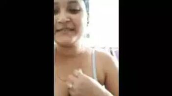 Sizzling Desi Babe Exposes Herself & Pleasures Herself Part 1