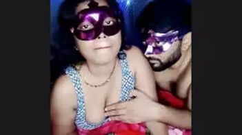 Sizzling Desi Couple's Home-Made Sex Tape Goes Viral!