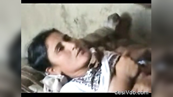 Amateur Desi Bhabhi Fucking and Getting Recorded - A Steamy Desi Sex Experience!