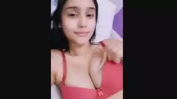 Stunning Desi NRI Girl Strips Nude for Her BF - A Sexy Adventure!