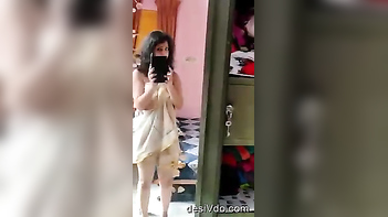 Sizzling Mallu Bhabhi Flaunts Her Assets On Vc - Desi Sex Video!