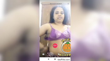 Sizzling Desi Babe Bares All for Lover on Video Call!