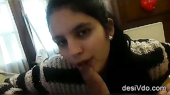 Desi Cutie Enjoys Pleasing Her Adorable Boyfriend With Oral Delights