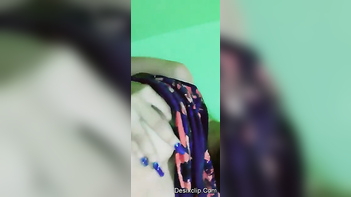 Watch Desi Sex: Cute Lankan Girl Reveals Her Boobs and Pussy in 5 Hot Clips!