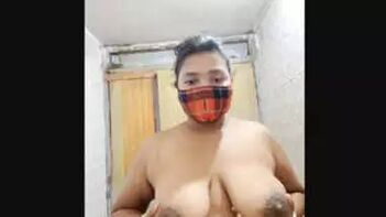 Explosive Desi Sex: Watch Indian Bhabi's Big Boobs Show Now!