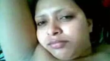 Sonia Bhabhi's Steamy Desi Sex Night With Her Hubby!