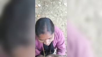 Unbelievable Desi Village Bhabhi Blowjob - A Must-See Experience!