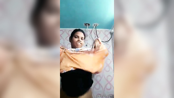 Big Boobs Desi Wife Records Steamy Video For Hubby In Bathroom - Hot Desi Sex!