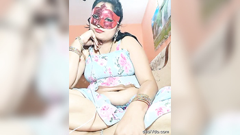 Experience the Sensual Pleasure of Desi Latasha's Sexy Boob Show!