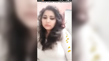 Tantalizing Desi Sona Bhabhi Nipple Show on Bigo Live - Don't Miss Out!