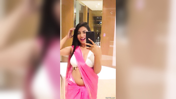 Desi Sex: Ignite Your Passion with Sexy Pink Bikini Saree!
