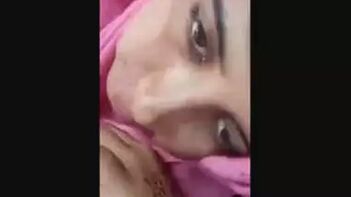 Outdoor Desi Sex: Hijabi Girl Gets Wild and Naughty!